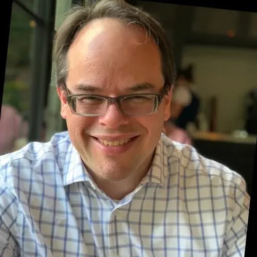 B2headshot